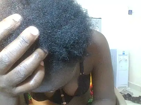 heavenlyluxe stripchat live cam model