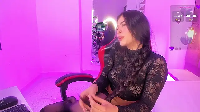 LilyHans stripchat live cam model