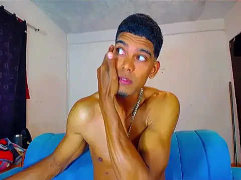 theMyke101 stripchat live cam model