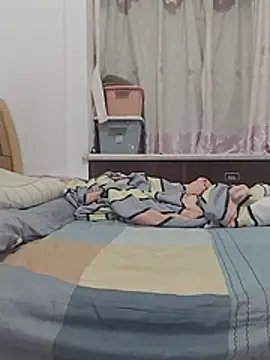 Q24Q_ stripchat live cam model