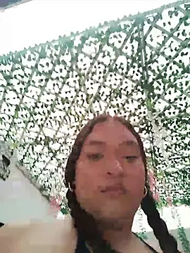 EmiliaTorrez stripchat live cam model