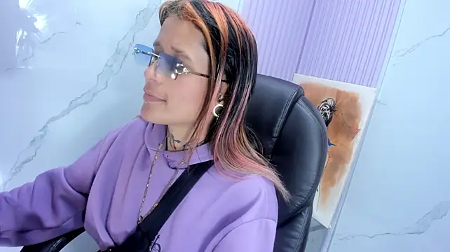 Lya_Ross19 stripchat live cam model