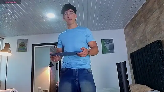 enzorosssi stripchat live cam model