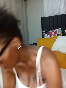 JUNIORBLACKBEAUTYJUXX01 stripchat live cam model