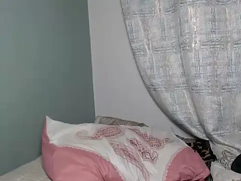 Strawberry11 stripchat live cam model