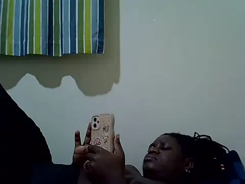 CURVY-CORAZZON stripchat live cam model