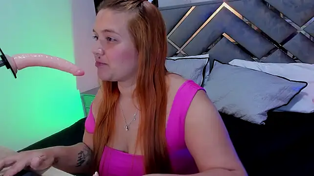 Sopphiiafox stripchat live cam model