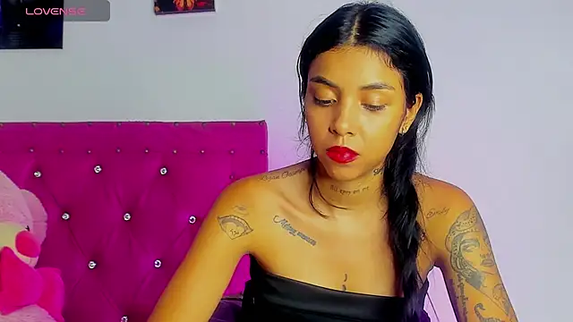 dahiiangomezz stripchat live cam model