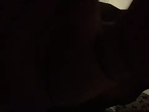 zuzuh stripchat live cam model