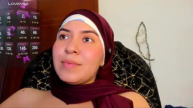 MatchedEyebrow stripchat live cam model