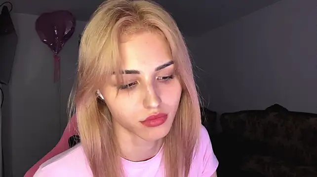 neweva_ stripchat live cam model