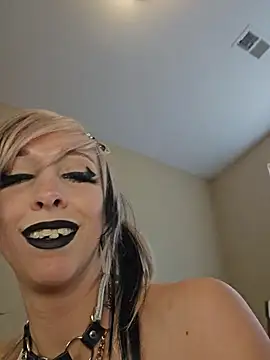 AmethystFoxx stripchat live cam model