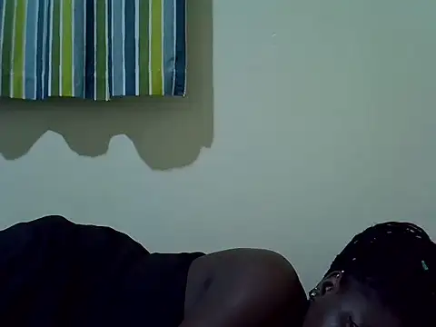 CURVY-CORAZZON stripchat live cam model