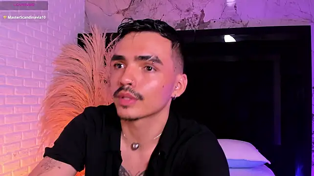 NicoKingg1_ stripchat live cam model