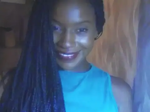 Blesiniha stripchat live cam model