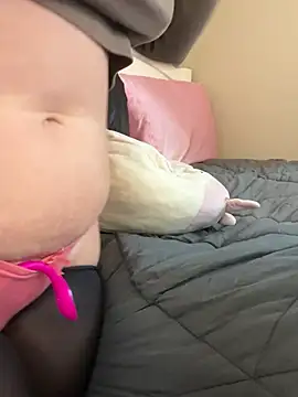 cuddlygff stripchat live cam model