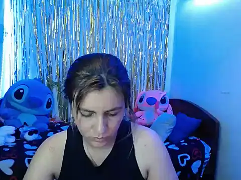 Asly- stripchat live cam model