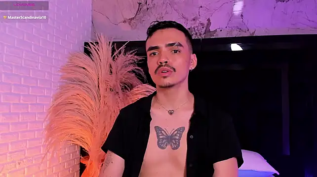 NicoKingg1_ stripchat live cam model