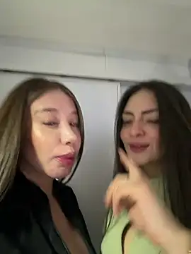 roouse stripchat live cam model
