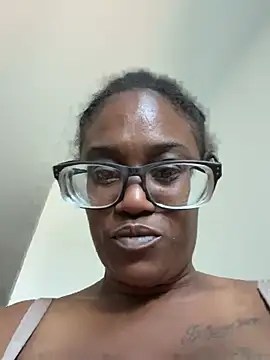 ebonybonnie stripchat live cam model