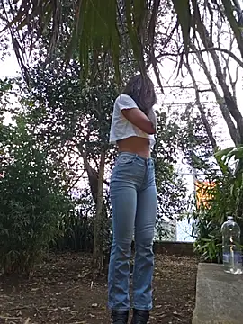 Yuky_ta stripchat live cam model