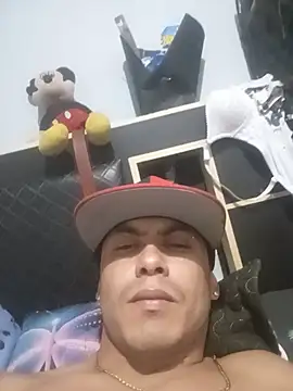 BuiltHotline stripchat live cam model