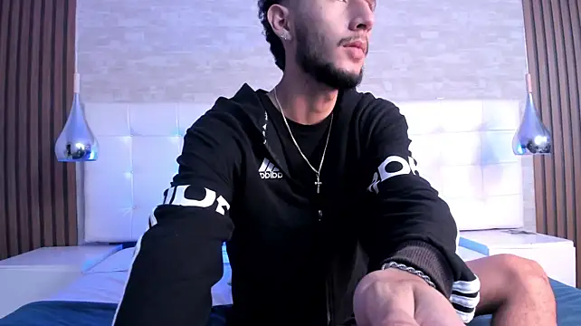 MatteoLaurent stripchat live cam model