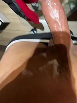 tunastypapi stripchat live cam model