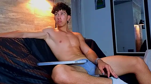 enzorosssi stripchat live cam model