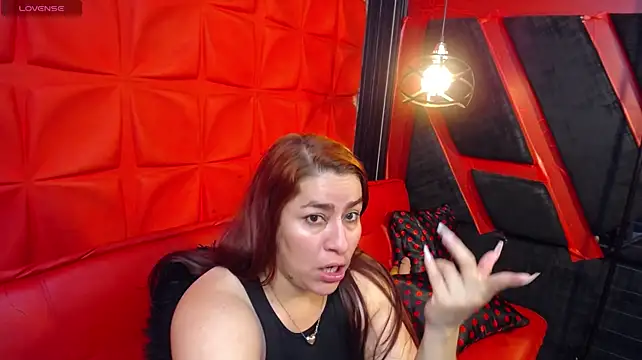 Clhoe-blake stripchat live cam model