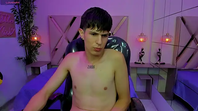 Salvatore18_ stripchat live cam model