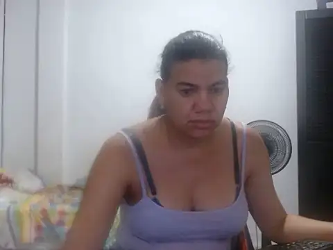 Adriana_0312 stripchat live cam model