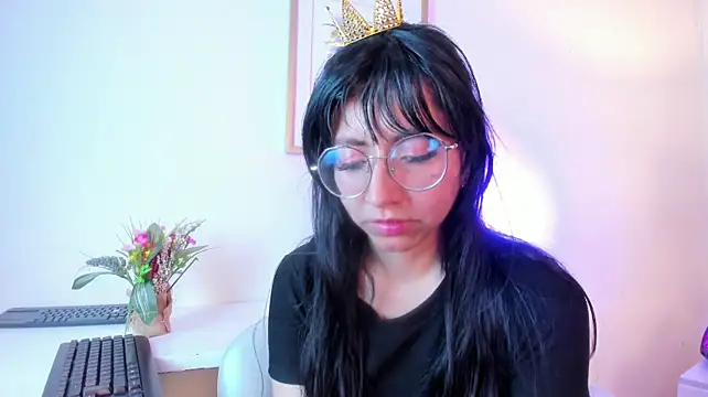 Yui_Narumi stripchat live cam model