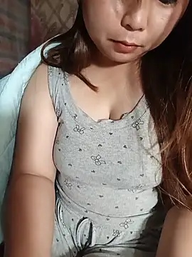 Lavy-bivi stripchat live cam model