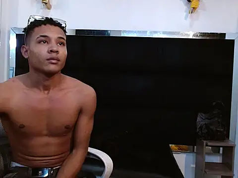 RafaelVander stripchat live cam model