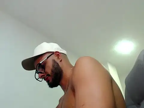 ThiagoToro stripchat live cam model