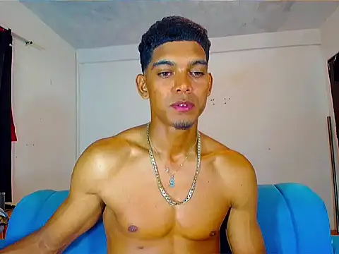 theMyke101 stripchat live cam model