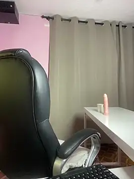 DarkCherryDoll stripchat live cam model
