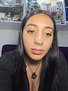 Hannahoff stripchat live cam model