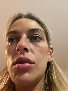 Bellalolahot stripchat live cam model