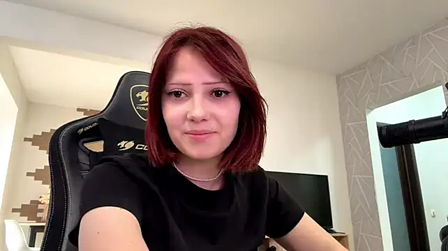Nikaliva stripchat live cam model