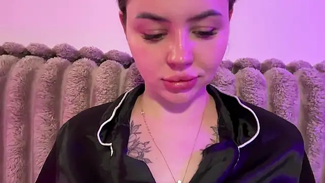 AlmaryKim stripchat live cam model