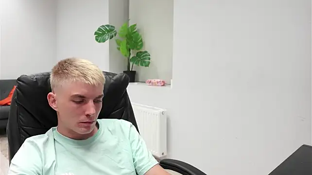 Logan_Falk stripchat live cam model