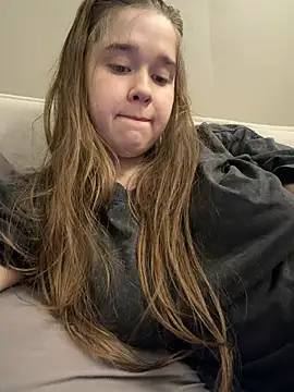 HornyGirlH stripchat live cam model