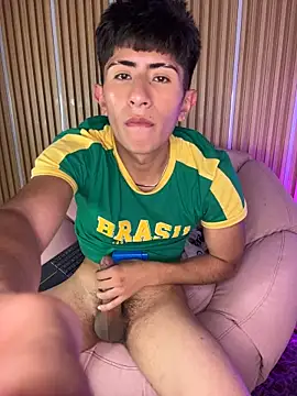 AndyJustgame_ stripchat live cam model