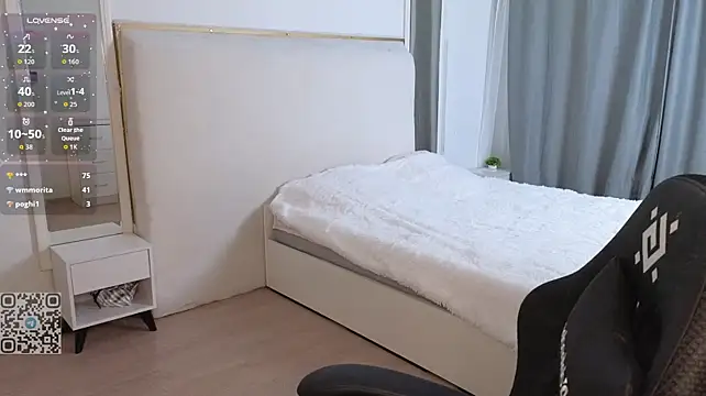 Honeycamilla stripchat live cam model