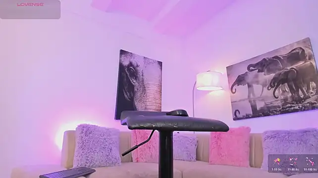 alaia7h stripchat live cam model