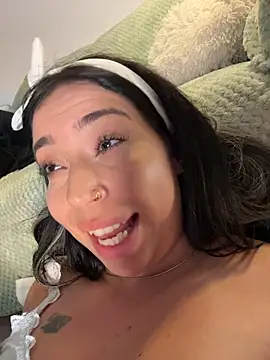 KimArts stripchat live cam model