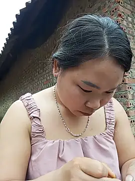 Linh-miulu stripchat live cam model