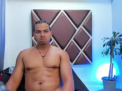 BryannSpencerr stripchat live cam model